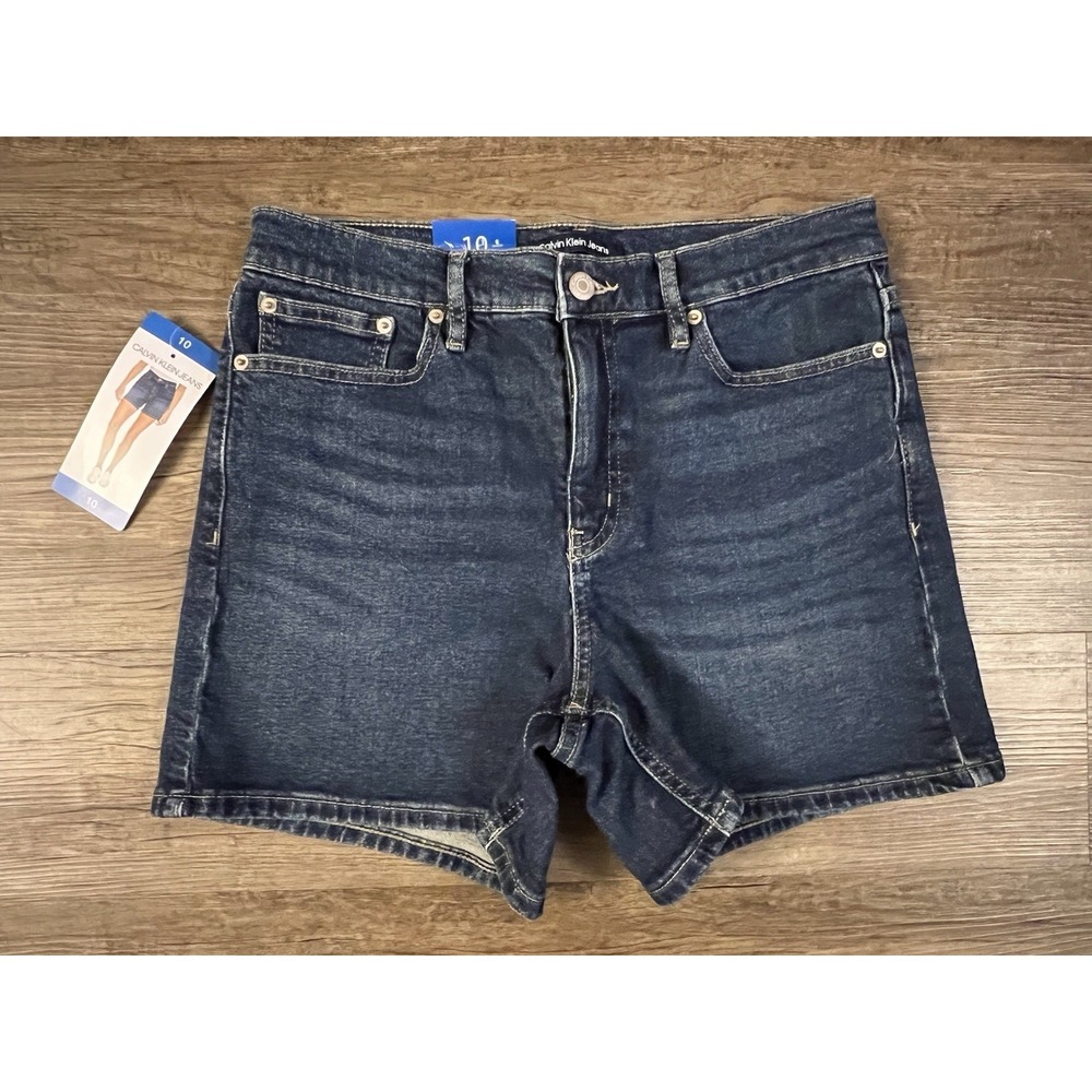 Calvin Klein Jeans Women's 5 Pockets Short Size 10 NWT H21
